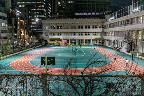 国乒8-2法国采访！莎头谈双打，王曼昱不满失误，梁靖崑谈被逆转